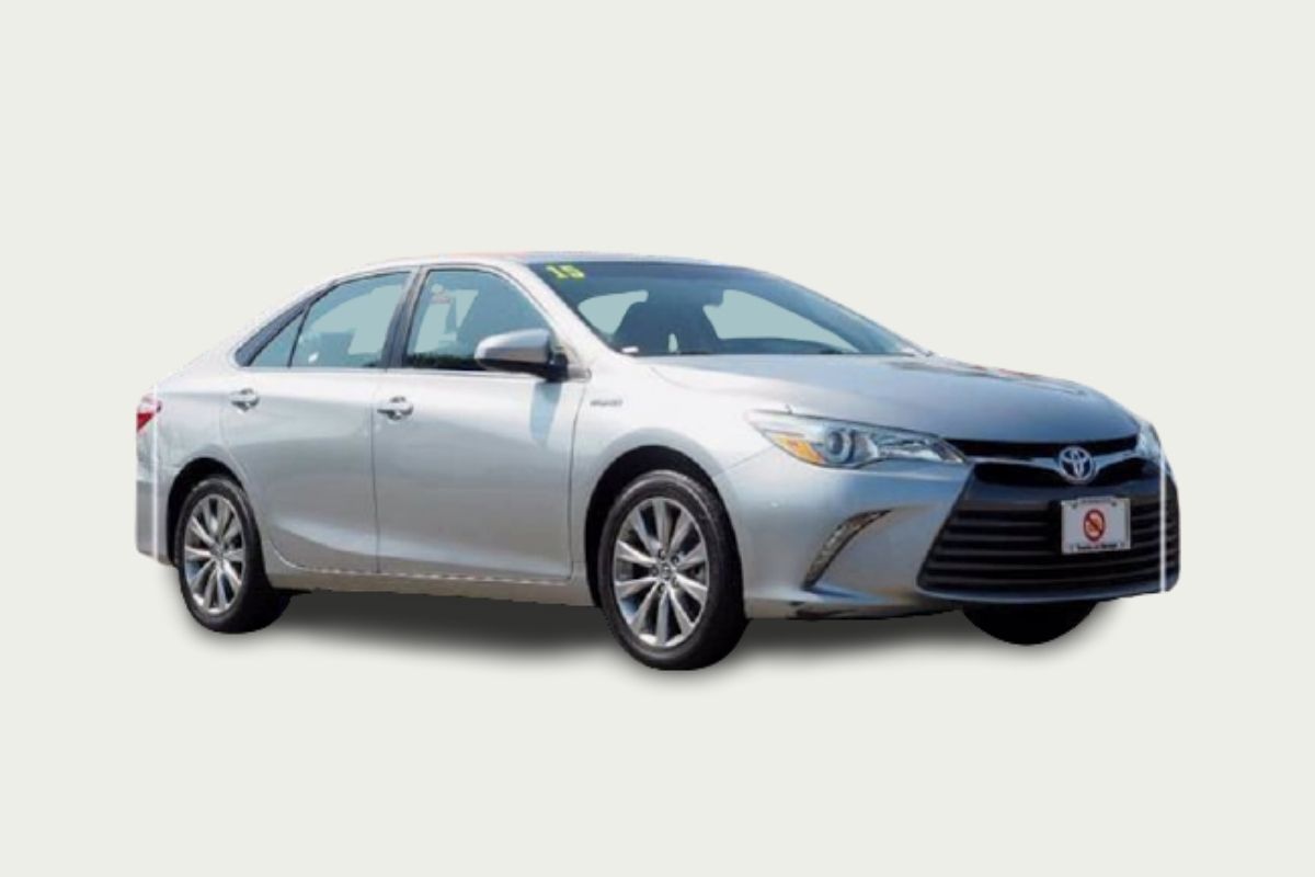 The-2015-Toyota-Camry-Hybrid-Is-On-Everyone’s-Wish-List-At-Used-Cars-For-Sale-Orange-County