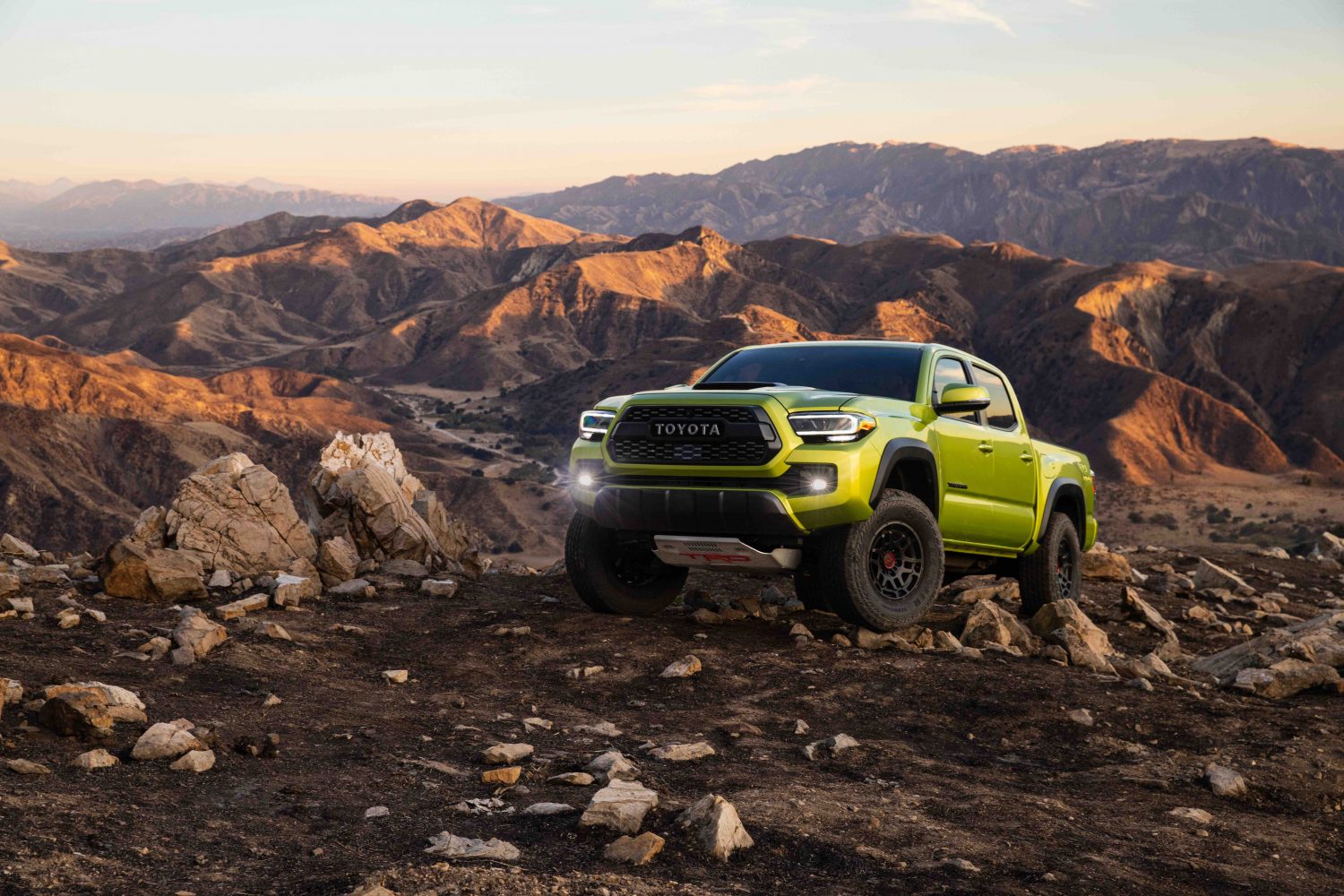 The auto dealers near Santa Ana can’t wait for the 2022 Toyota Tacoma