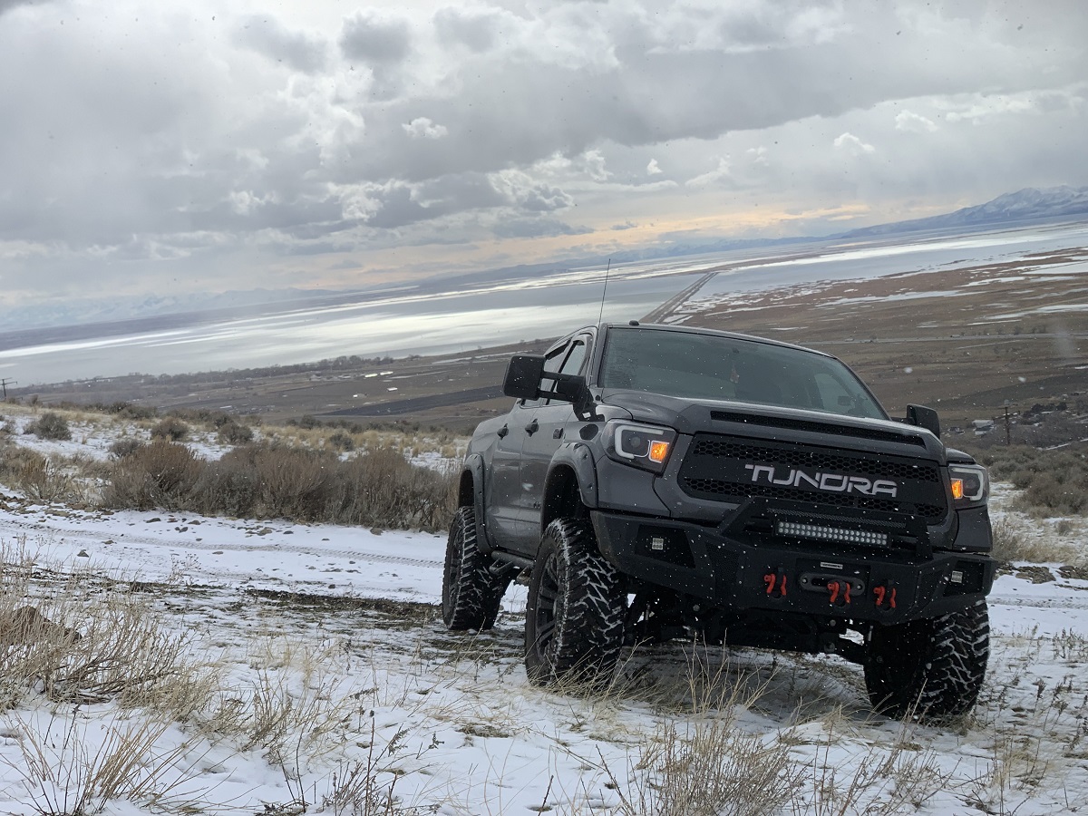 Buyers of used cars near Santa ana get nostalgic with the Toyota Tundra